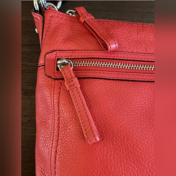 COACH | Poppy Perri Hippie | Hibiscus Red | Leather Handbag/Crossbody Bag - Picture 3 of 8